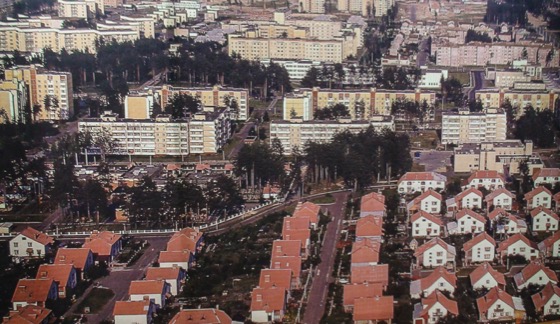 Abbildung 1 Die Stadt Slavutych, etwa 45 km vom Unglücksreaktor entfernt (Bild im Tschernobyl-Museum von Slavutych, Aufnahme bewilligt).
